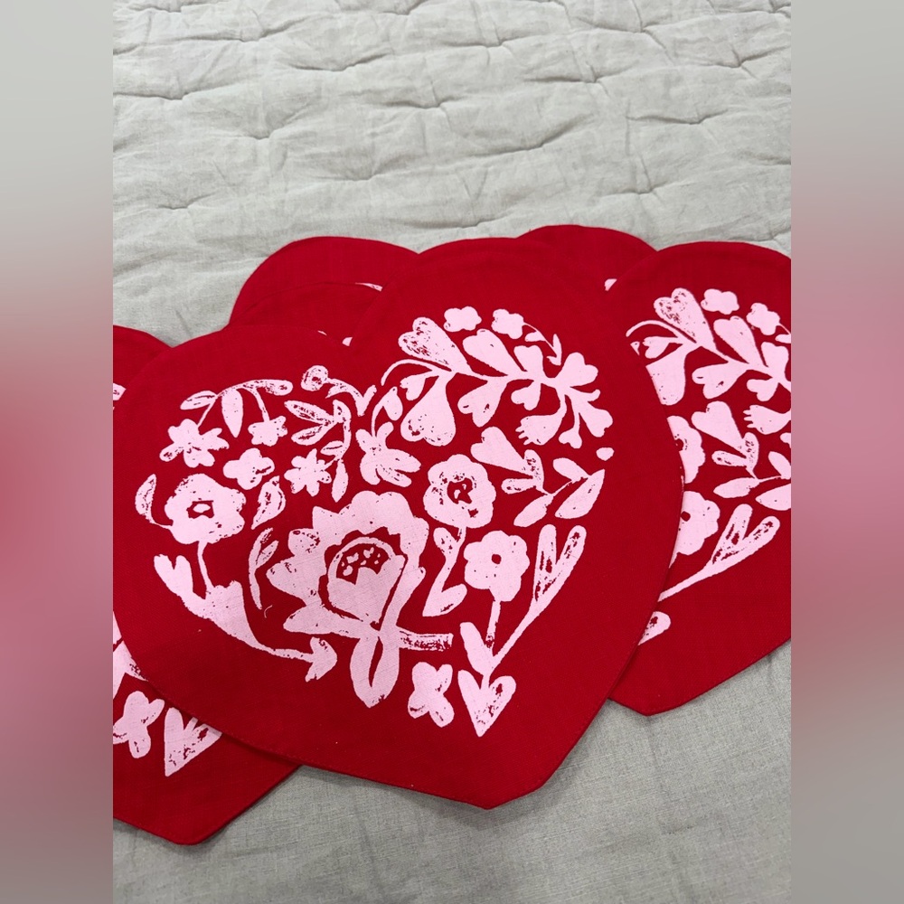 4 Target heart placemats Valentines Day